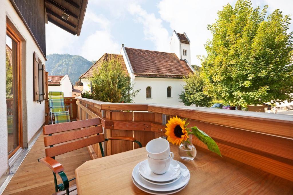 Hotel Restaurant Fruehlingsgarten Fussen Exterior photo